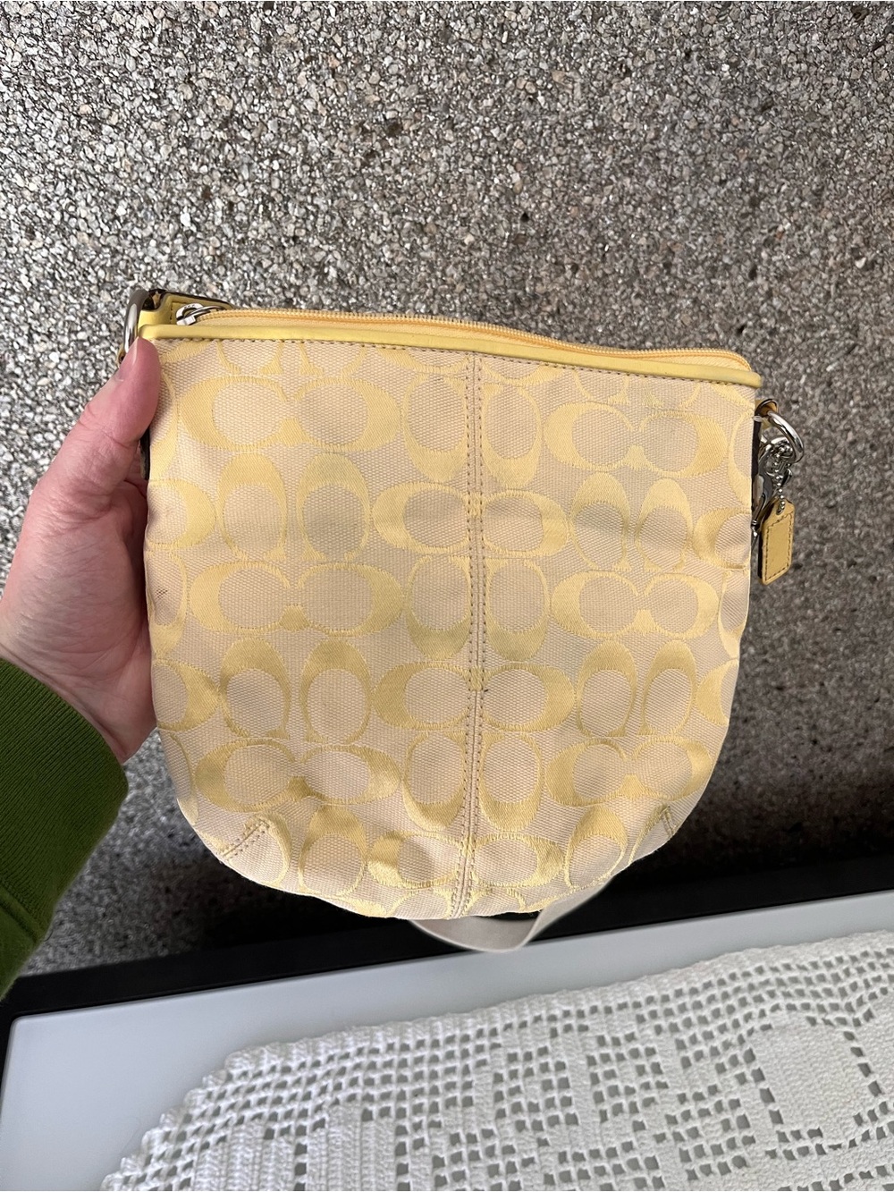 Coach y2k Yellow canvas compact shoulder bag or small crossbody - Picture 3 of 11